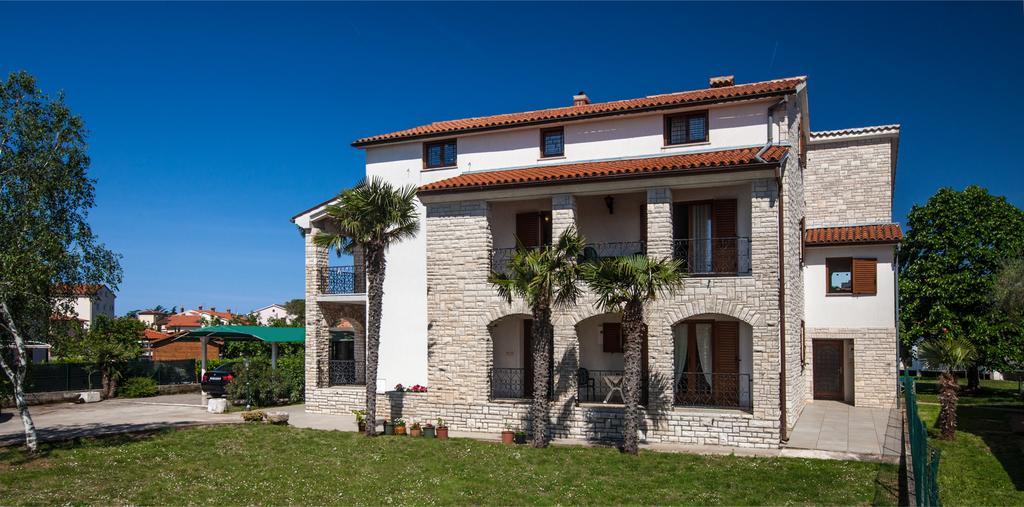 B&B Moderno Фажана Экстерьер фото