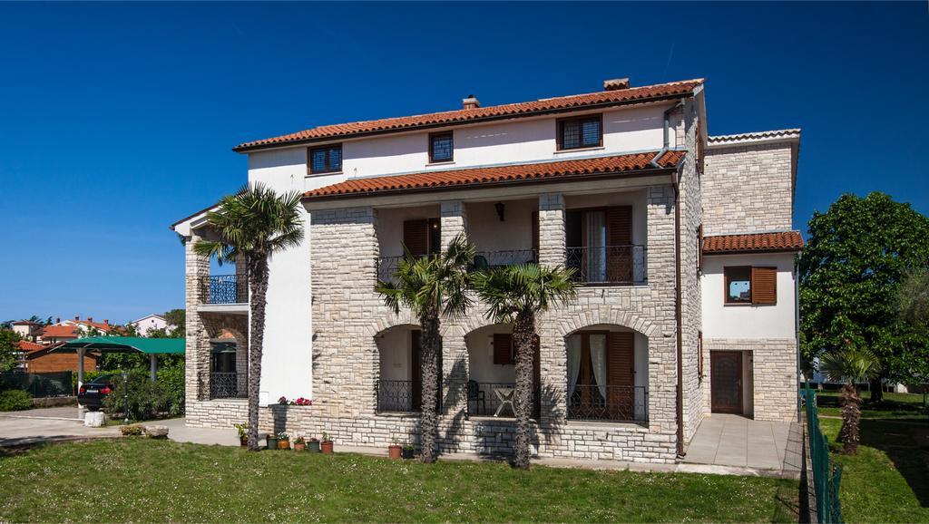 B&B Moderno Фажана Экстерьер фото