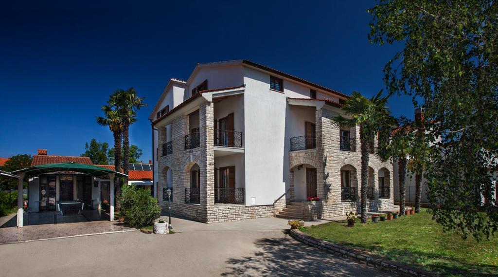 B&B Moderno Фажана Экстерьер фото