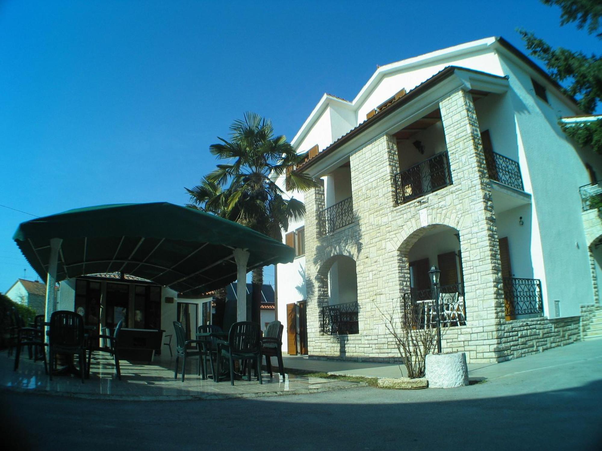 B&B Moderno Фажана Экстерьер фото