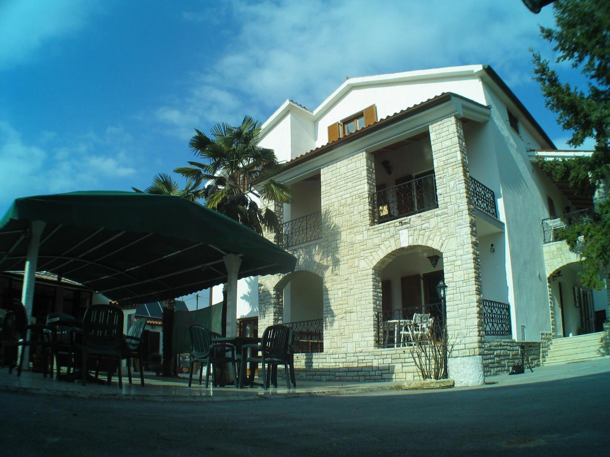 B&B Moderno Фажана Экстерьер фото