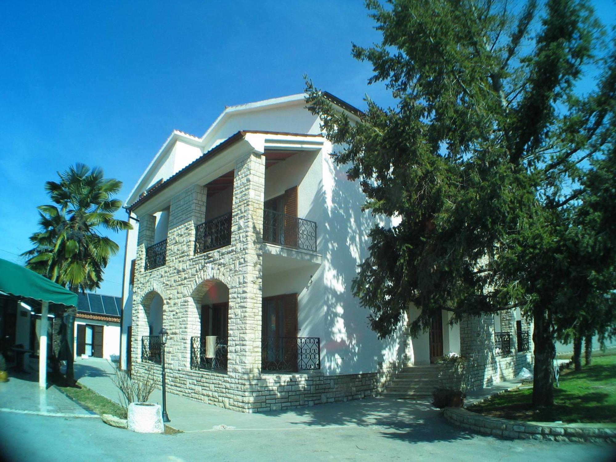 B&B Moderno Фажана Экстерьер фото